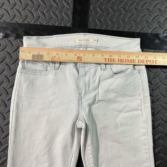 Levi's Jeans Womens 26 Light Gray 710 Super Skinny Raw Fringe Hem Stretch Denim - Picture 4 of 9